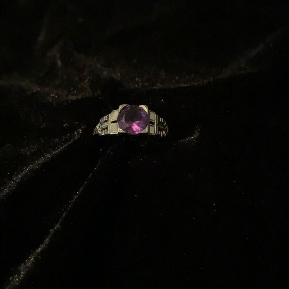 Vintage white gold Amethyst ring